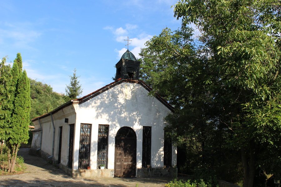 Храм "Cв. Николай" - Бобов Дол
