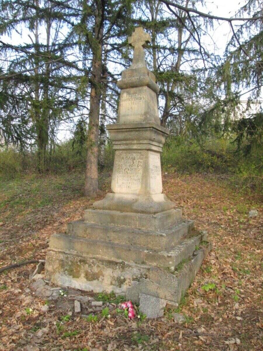 Паметник на загиналите във войните - Радовци