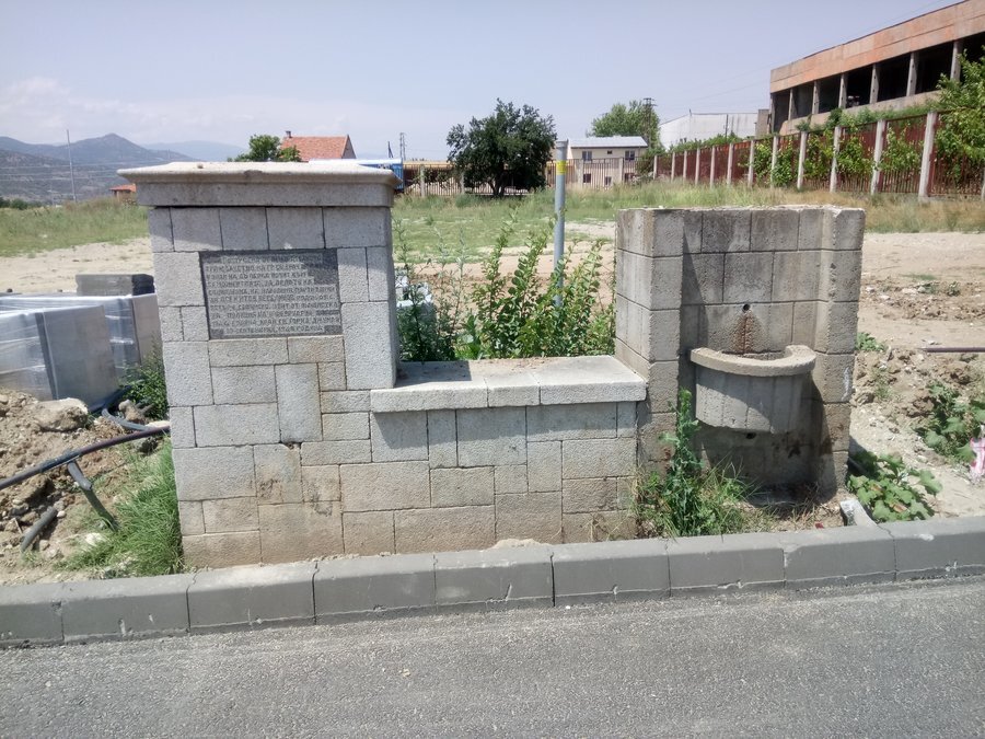 Паметник-чешма на Асен Веселинов - Сандански