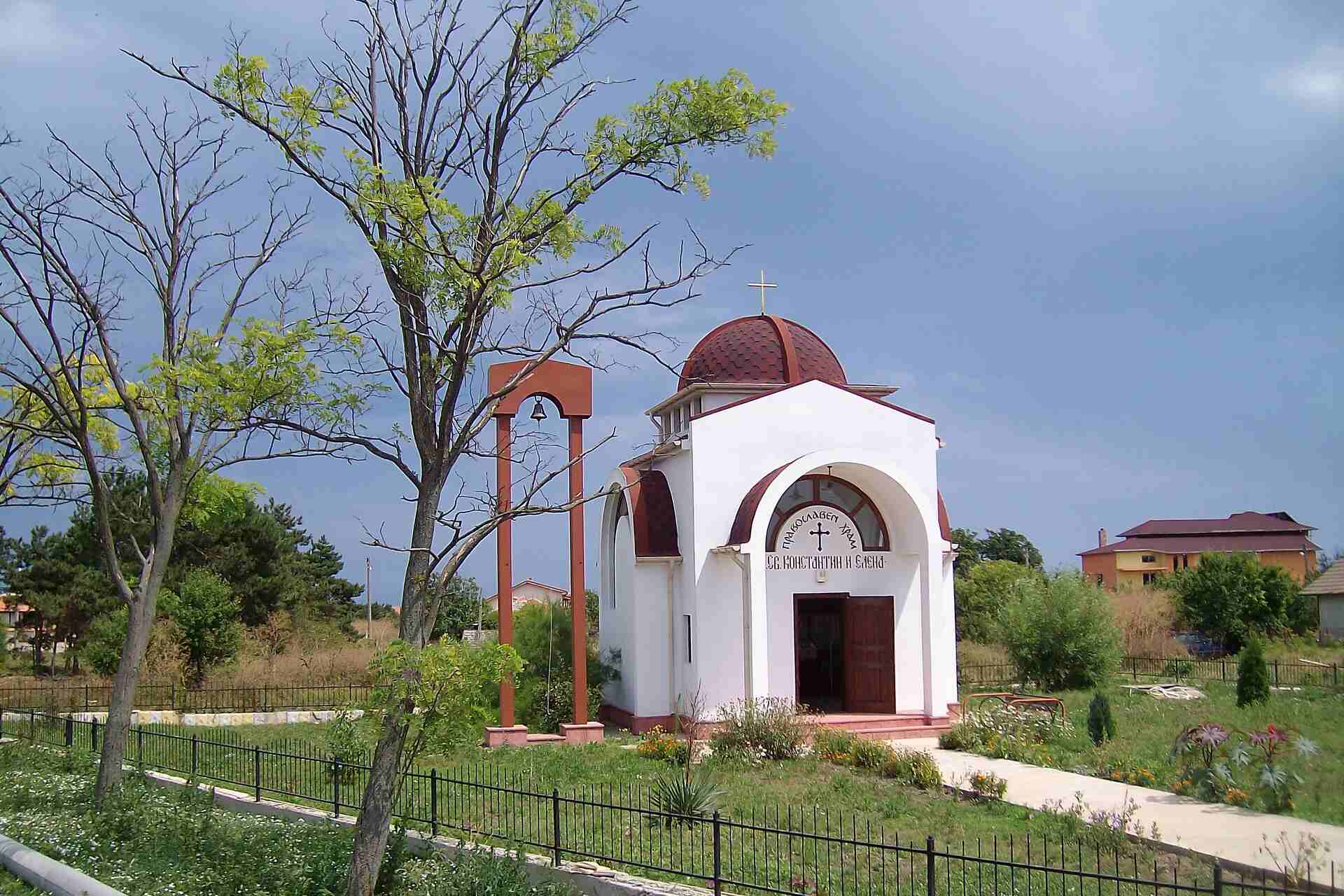 Камен бряг