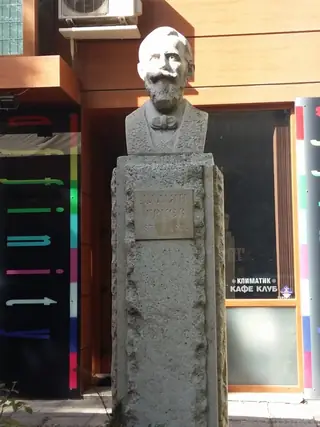 Паметник на Дамян Груев - София