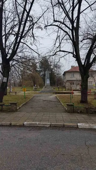 Паметник на загиналите във войните - с.Смилец