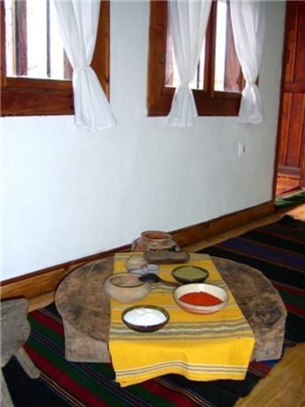 Етнографски музей "Дом на традициите" - Старо Железаре