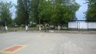 Централен площад - с. Научене