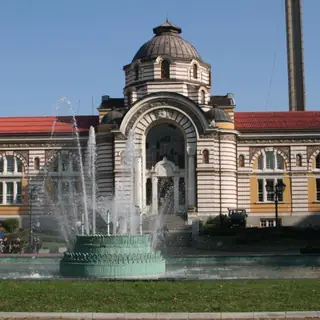 Фонтан на площад "Бански" - София