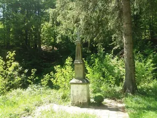 Паметник в чест на Дядо Фильо Радев - с.Боазът