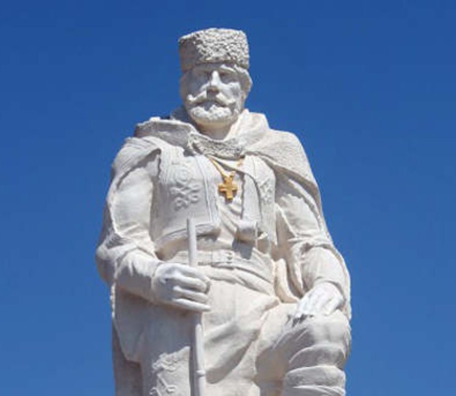 Паметник на Вълчан войвода - с.Раювци