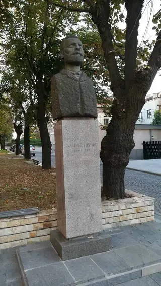 Паметник на Захари Стоянов - Панагюрище