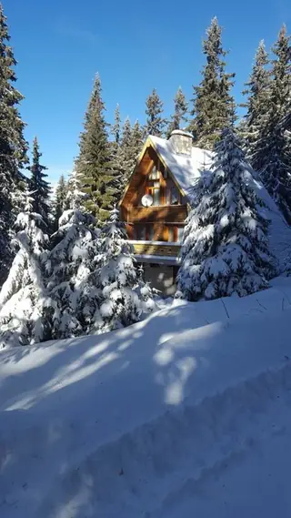 Хижа "Планинарска песен"