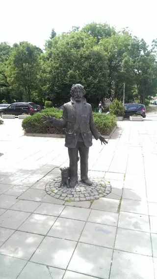 Паметник на Радой Ралин - София