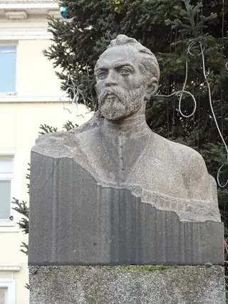 Бюст-паметник на Коста Хетагуров - гр. Кърджали