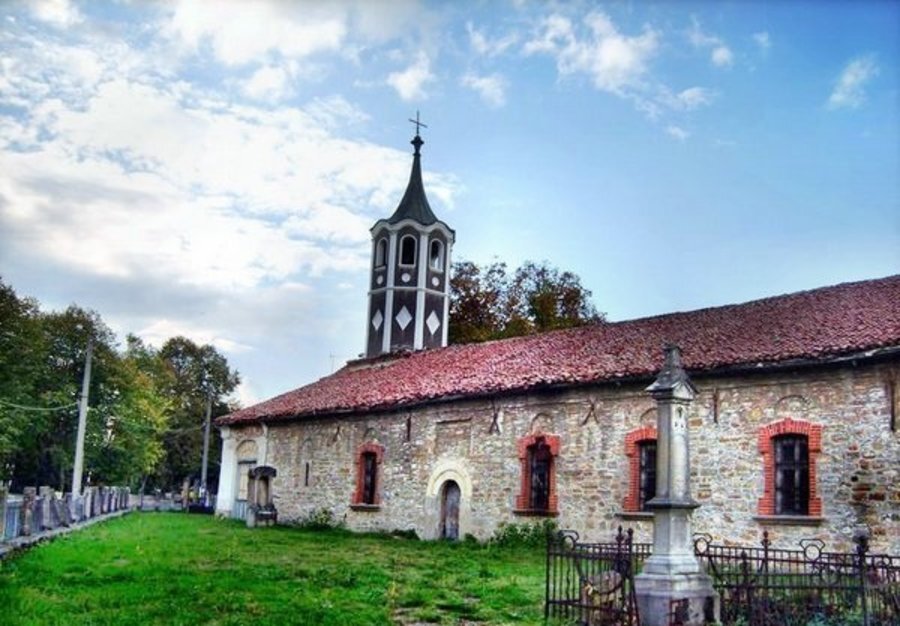 Църква "Успение Богородично"  - Килифарево