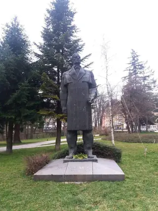 Паметник на Николай Палаузов - Габрово