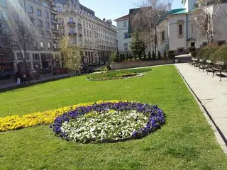 Градинка до Руската църква -София