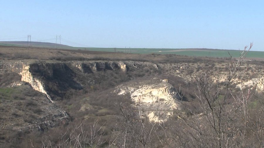 Защитена местност "Голямата Канара" - Девня