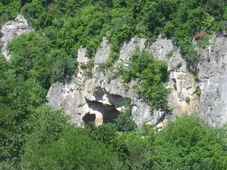 Скален манастир "Монастиря" - с.Троица