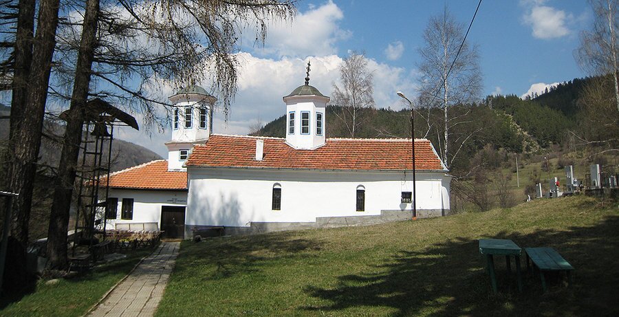 Черква "Успение Богородично" - Бели Искър