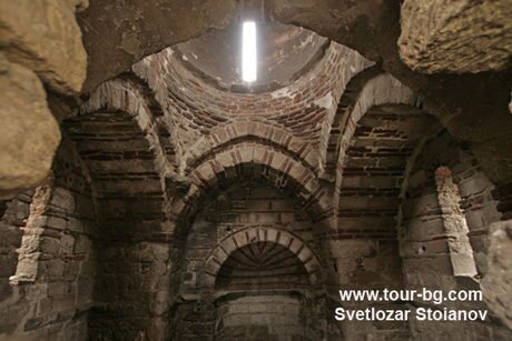 Храм "Св. Св. ап. Петър и Павел" - Никопол