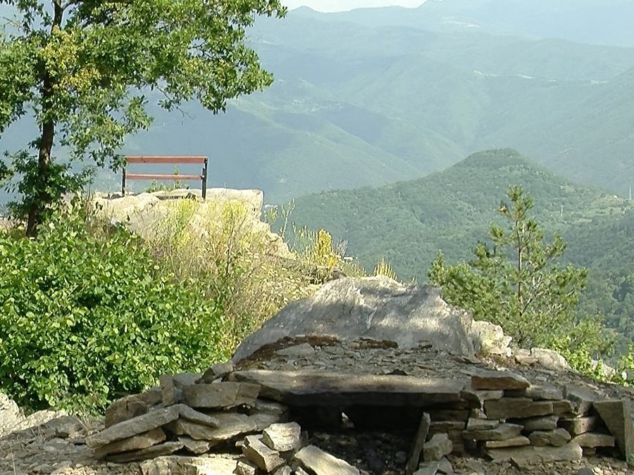 Червената скала - Равногор