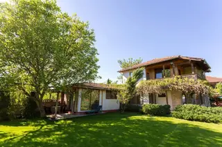 Екохотел "Имението" - Емен