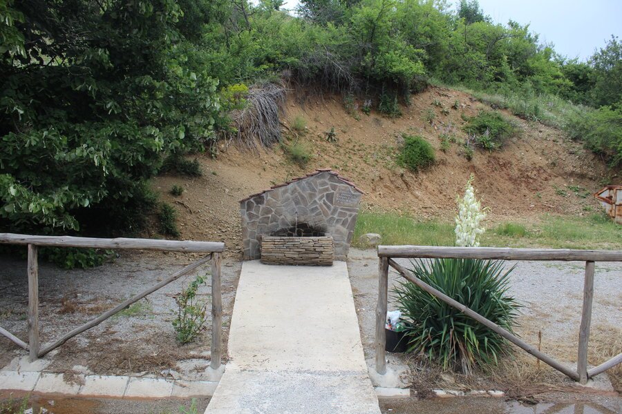 Кът за отдих "Чешмата" - с.Дяково