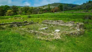 Средновековно селище - Караново