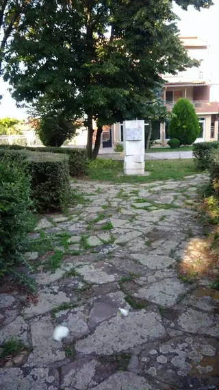 Партизански паметник - Стралджа