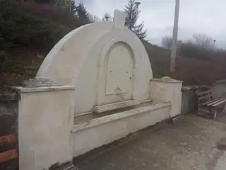 Възпоменателната чешма-плоча в памет на Отец Матей Преображенски - Ново Село