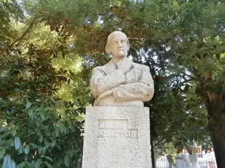 Паметник на Добри Христов - Варна