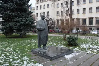 Паметник на Атанас Буров - София