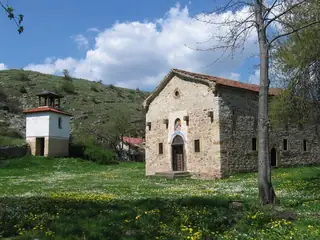 Черквата "Света Троица" - Комшица