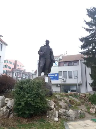 Паметник на Цанко Дюстабанов - Габрово