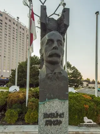 Бюст-паметник на Джеймс Баучер - София