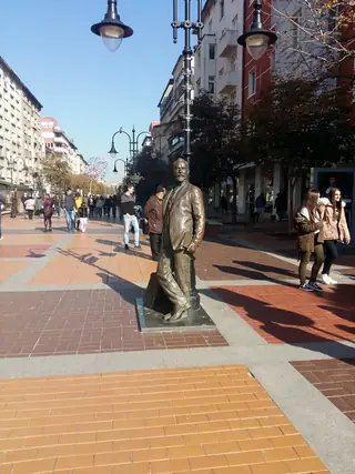 Статуя на Алеко Константинов - София