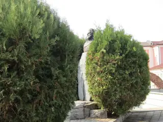 Бюст-паметник на Христо Ботев - Белово