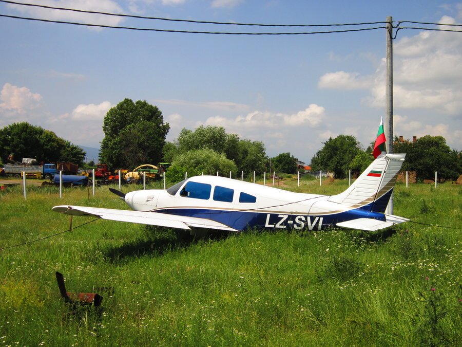 Граждански самолет "LZ-SVI" - с.Лесново