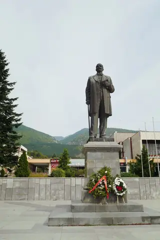 Паметник на Иван Вазов - Сопот