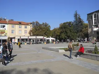 Площад "Македония" - Благоевград