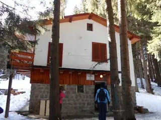 Хижа "Погледец"