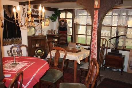 Къщата на Юрдан Хаджипетков - Елена