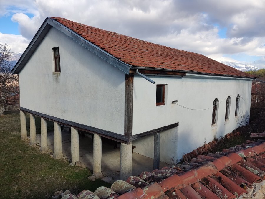 Храм "Успение Богородично" - с.Кравелово