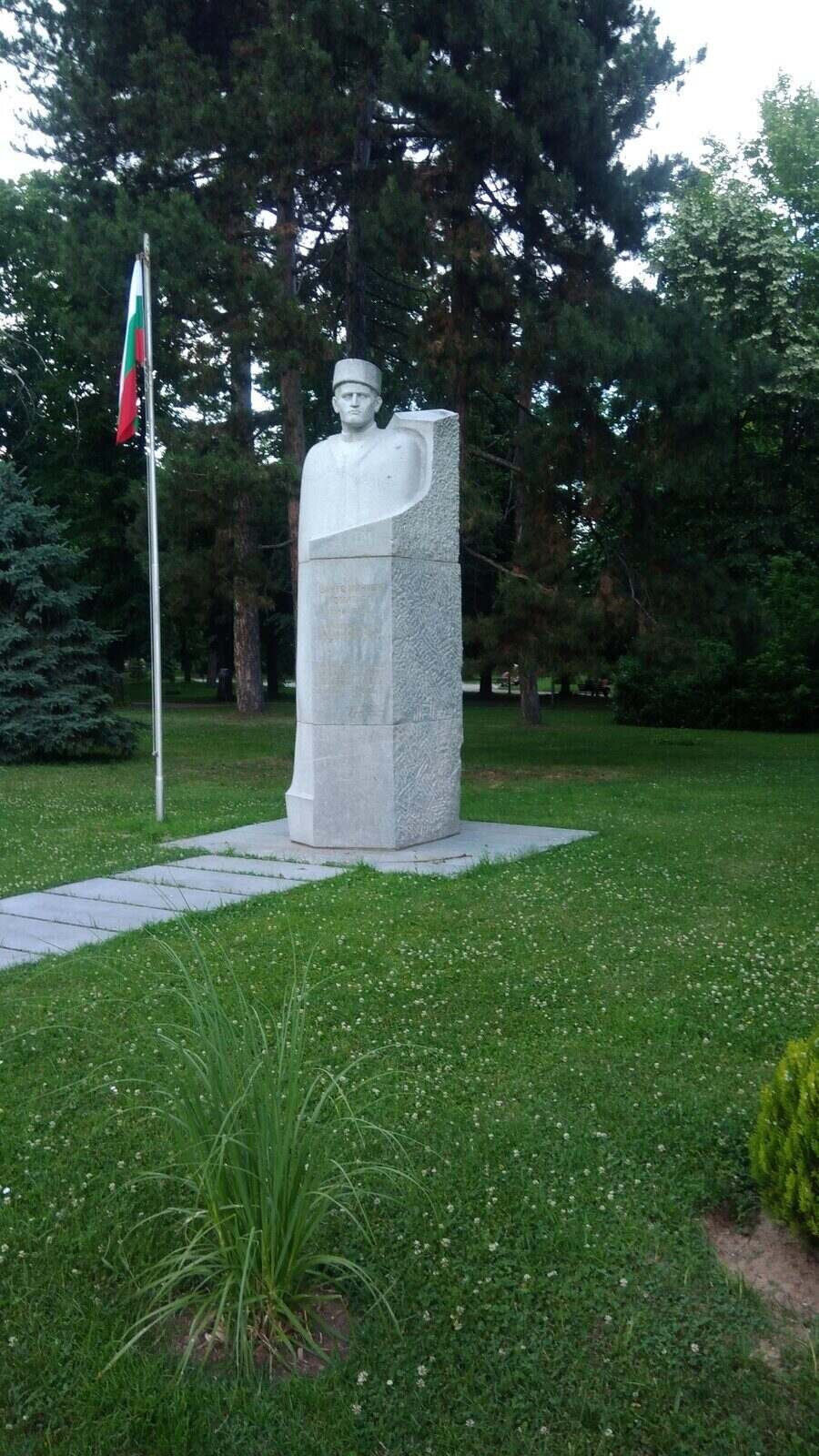 Монумент на Цанко Минков Комитата - Павел баня