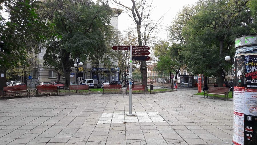 Площад "Екзарх Йосиф" ("Шишковата градинка") - Варна