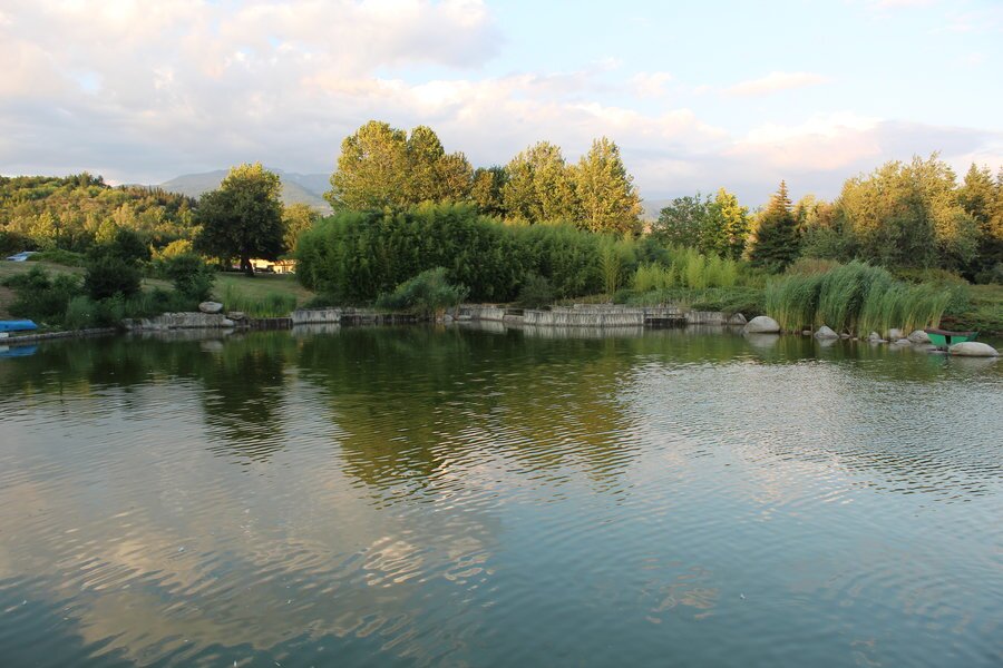 Езерото в Ботаническа градина "Свети Врач" - Сандански