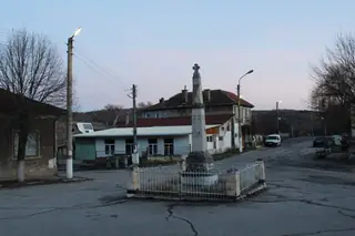 Паметник на загиналите воини - с.Сирищник