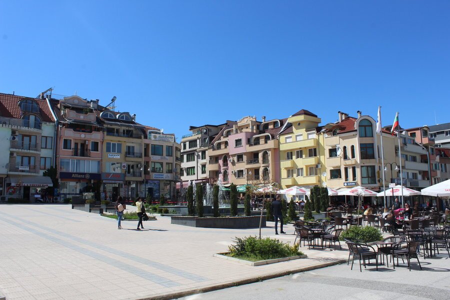 Централен площад "Възраждане" – Петрич