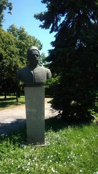 Бюст-паметник на Кънчо Чамов - Стара Загора