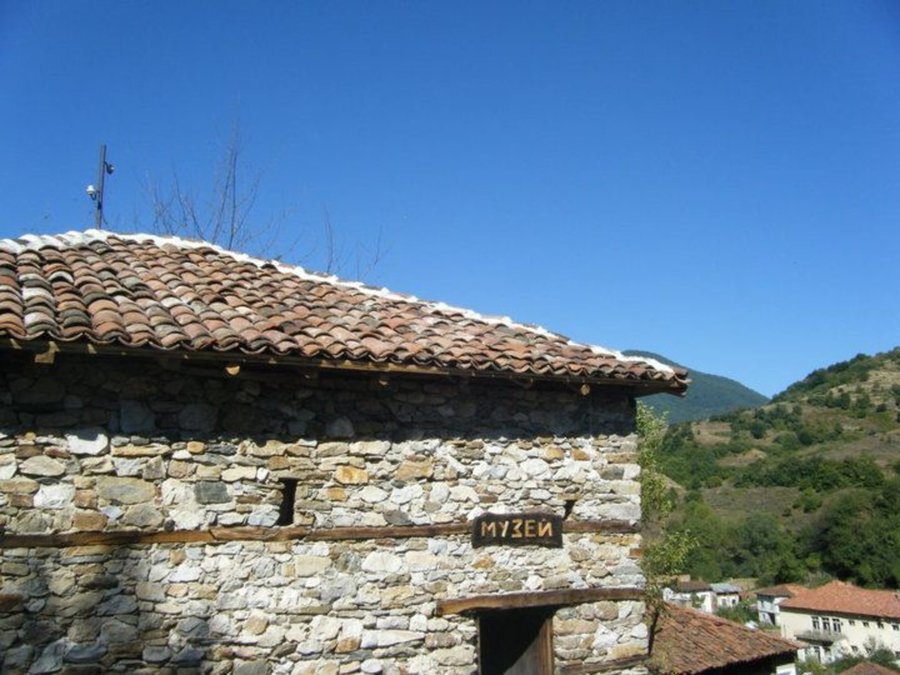 Музейна сбирка на Яворов – Голешово