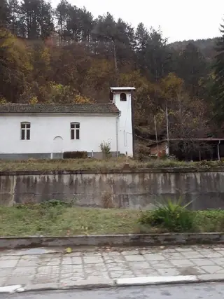 Храм "Свети Архангел Михаил" - Михалково