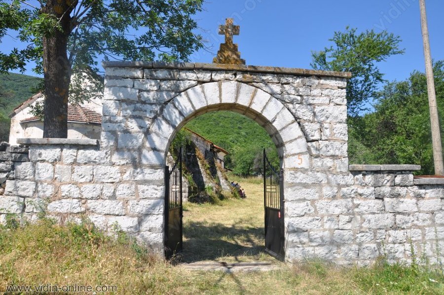 Църква "Свети Георги" - Орешец